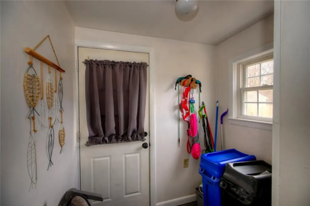 389 Palmer Avenue Warwick RI 02889