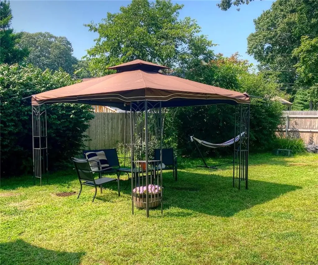 389 Palmer Avenue Warwick RI 02889