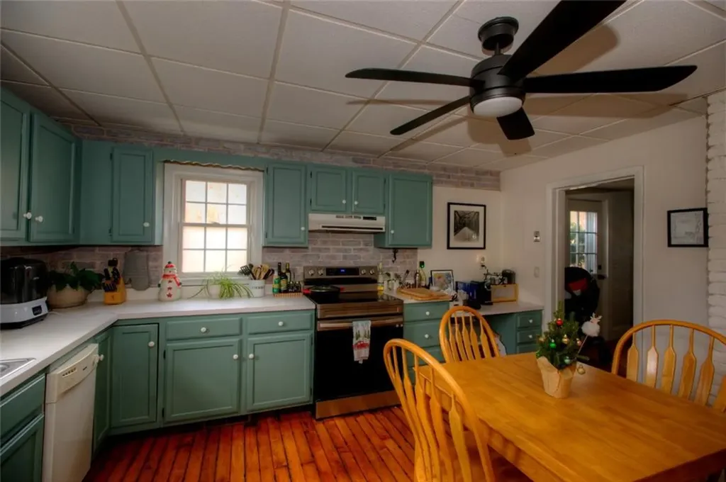389 Palmer Avenue Warwick RI 02889