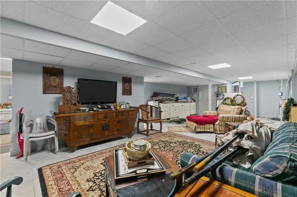 49 Walley Street Bristol RI 02809