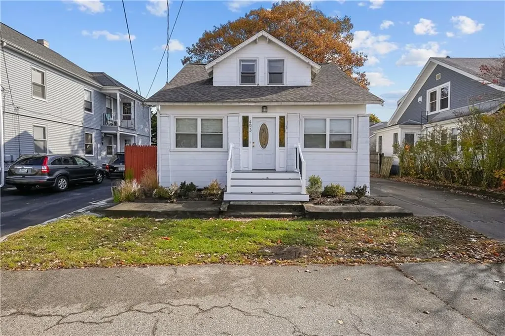 493 Grand Avenue Pawtucket RI 02861