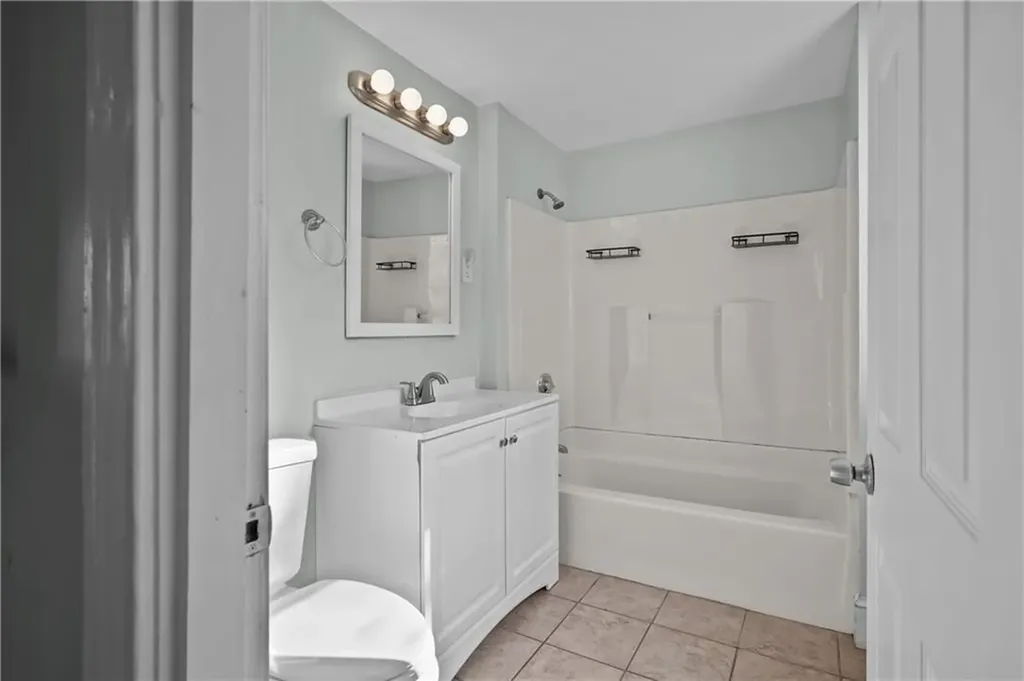 493 Grand Avenue Pawtucket RI 02861