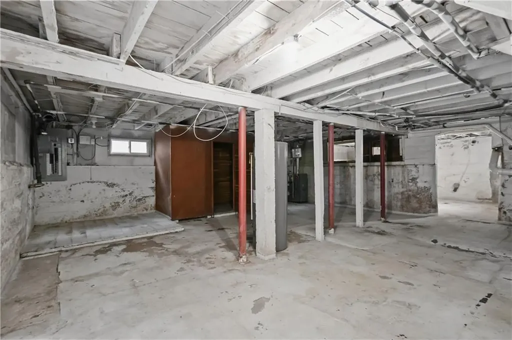 493 Grand Avenue Pawtucket RI 02861