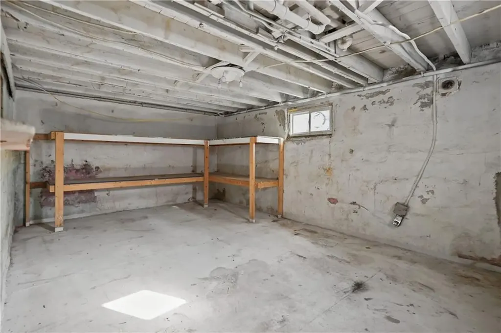 493 Grand Avenue Pawtucket RI 02861