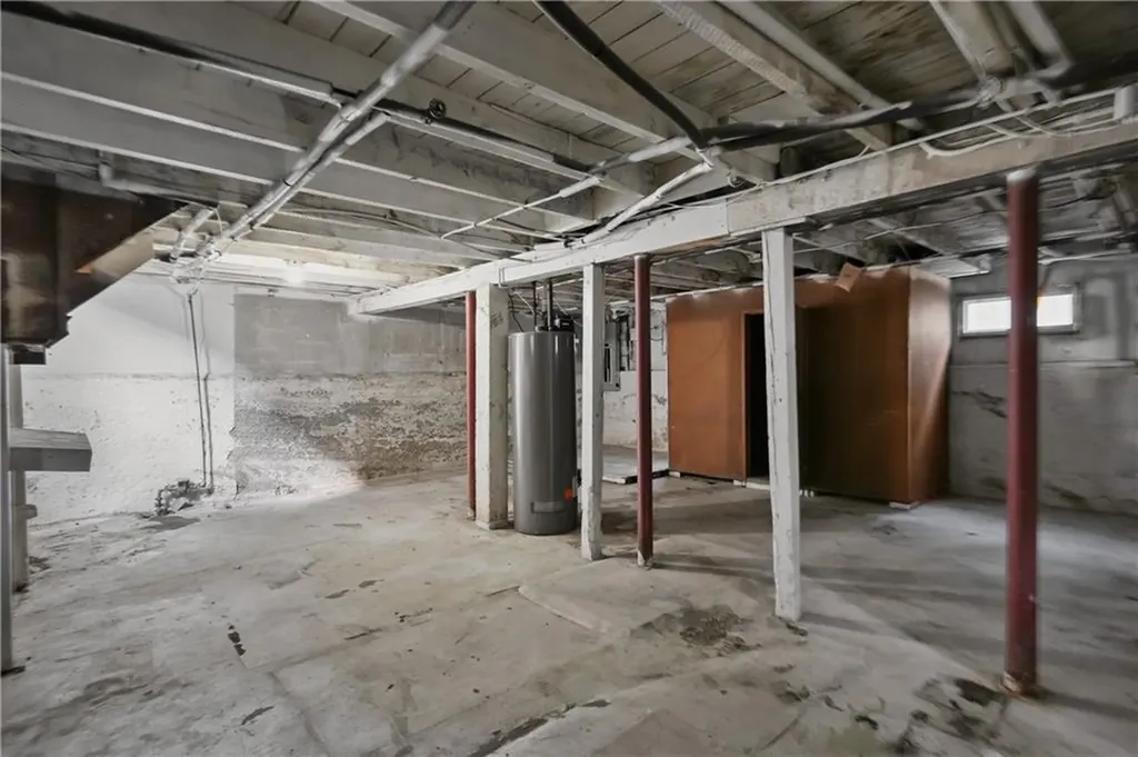 493 Grand Avenue Pawtucket RI 02861