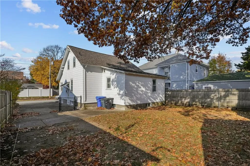 493 Grand Avenue Pawtucket RI 02861