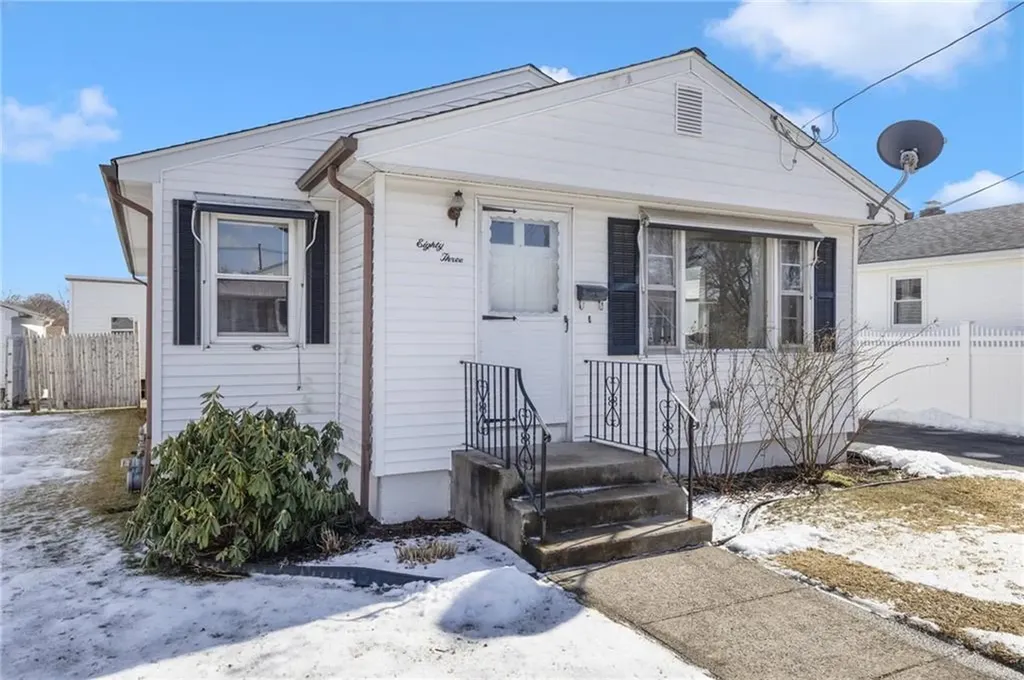 83 King Philip Street Providence RI 02909