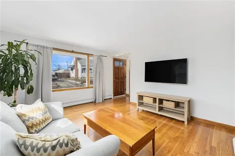 83 King Philip Street Providence RI 02909