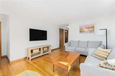 83 King Philip Street Providence RI 02909