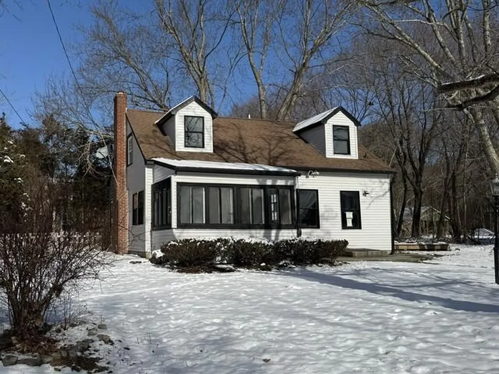 15 Chace Avenue Warren RI 02885