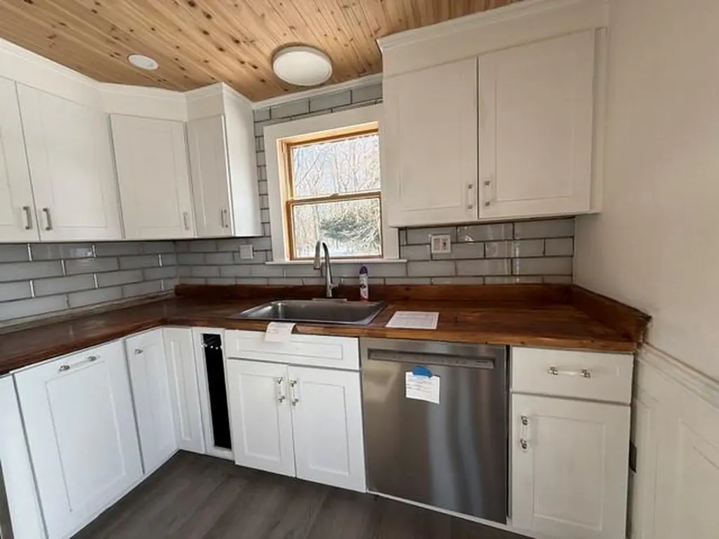 15 Chace Avenue Warren RI 02885