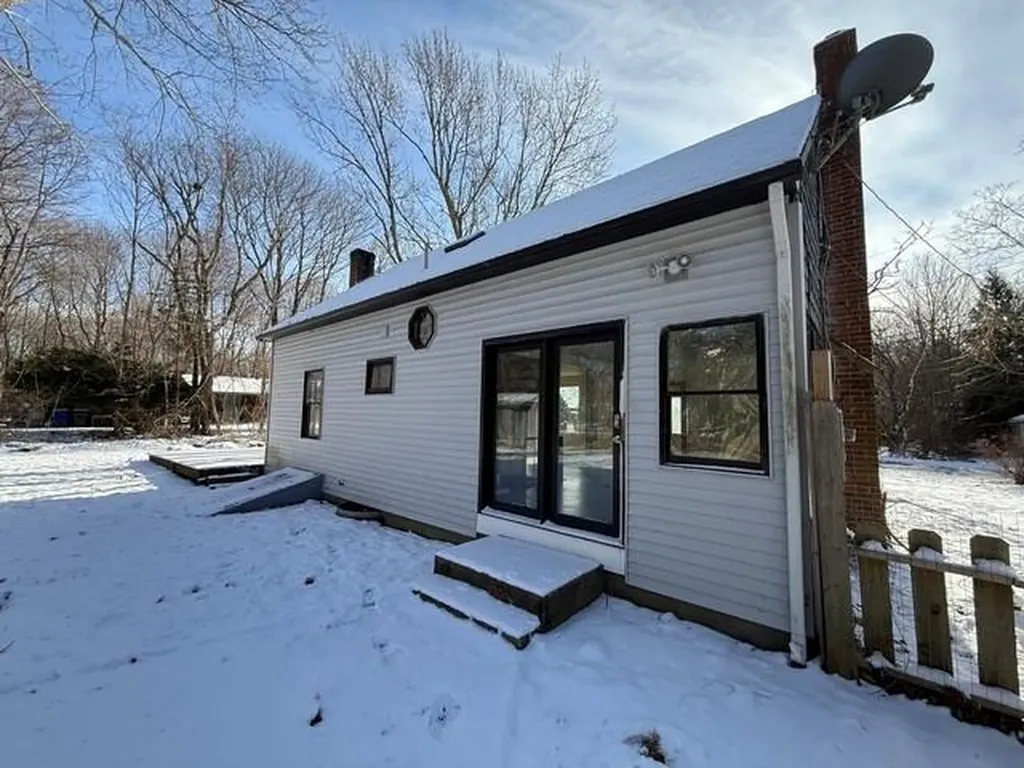 15 Chace Avenue Warren RI 02885