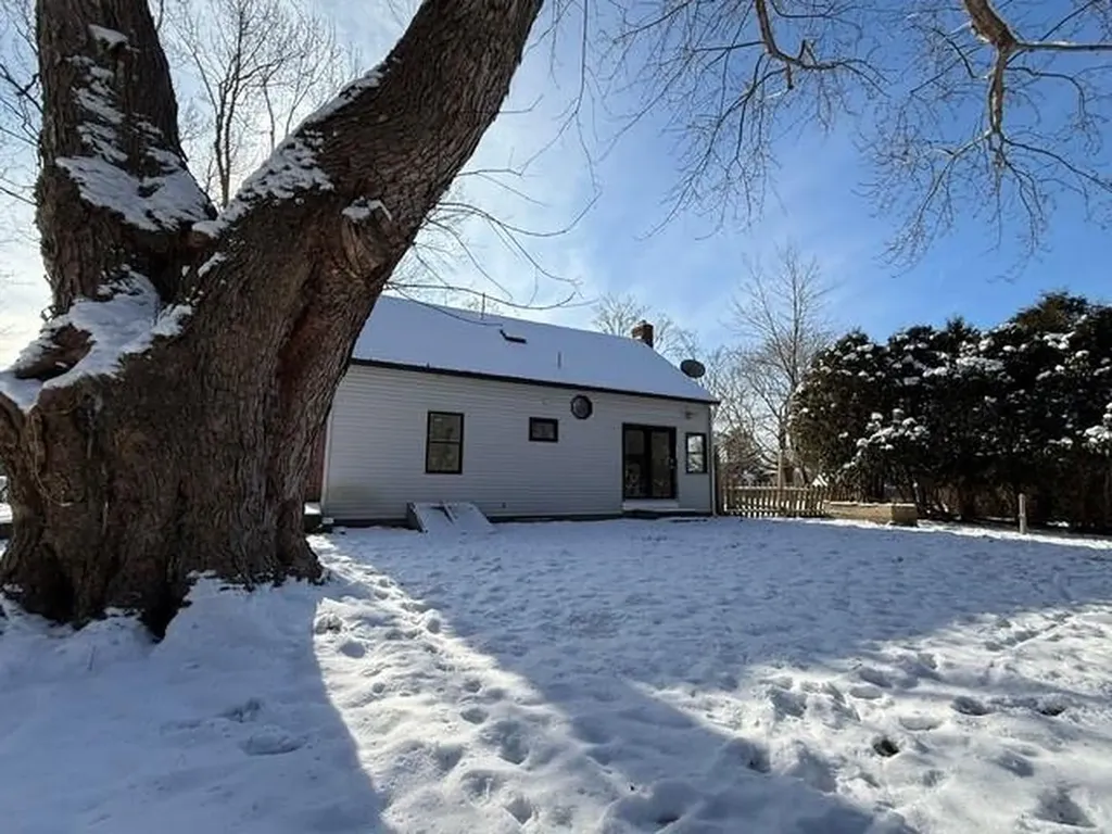 15 Chace Avenue Warren RI 02885