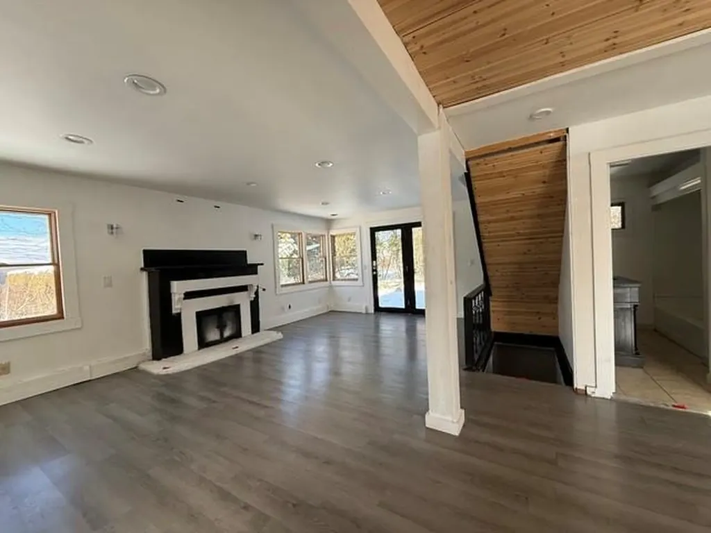 15 Chace Avenue Warren RI 02885