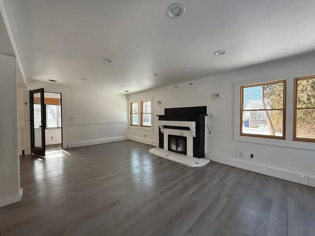 15 Chace Avenue Warren RI 02885