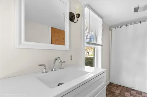 1021 Anthony Road Portsmouth RI 02871