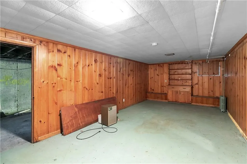 218 Bristol Ferry Road Portsmouth RI 02871