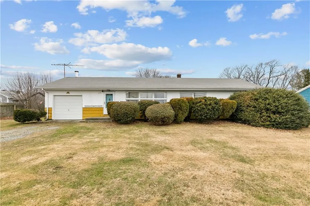 218 Bristol Ferry Road Portsmouth RI 02871