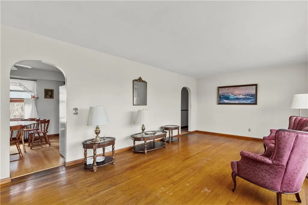 218 Bristol Ferry Road Portsmouth RI 02871