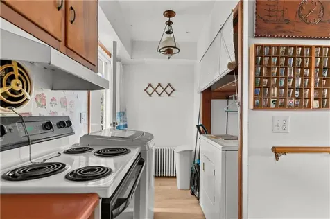 218 Bristol Ferry Road Portsmouth RI 02871