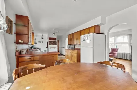 218 Bristol Ferry Road Portsmouth RI 02871