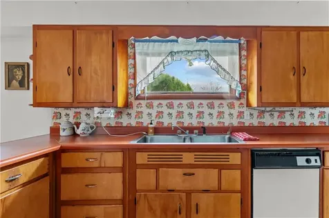 218 Bristol Ferry Road Portsmouth RI 02871