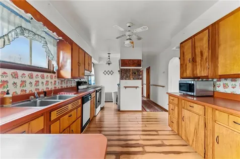 218 Bristol Ferry Road Portsmouth RI 02871