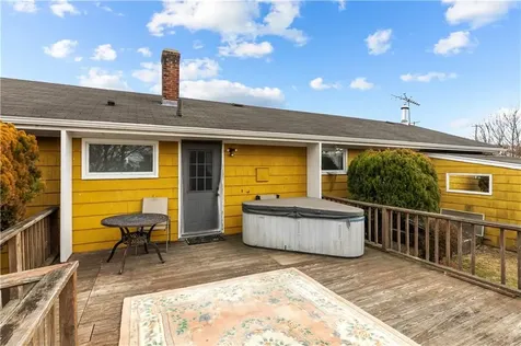 218 Bristol Ferry Road Portsmouth RI 02871