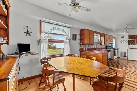 218 Bristol Ferry Road Portsmouth RI 02871