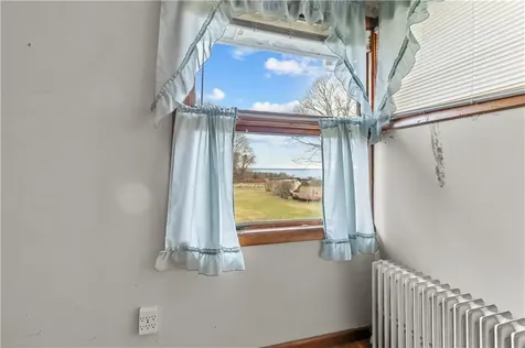 218 Bristol Ferry Road Portsmouth RI 02871