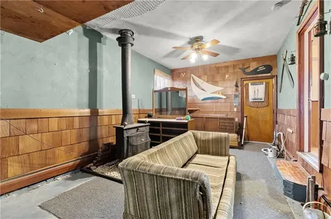 218 Bristol Ferry Road Portsmouth RI 02871