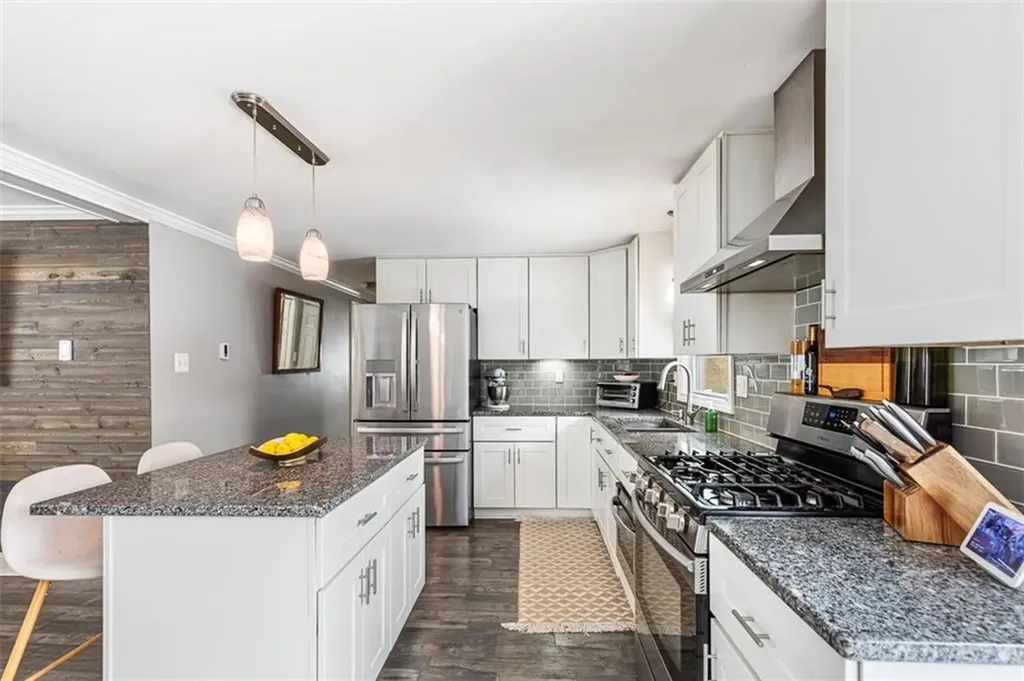 80 Leger Lane Tiverton RI 02878