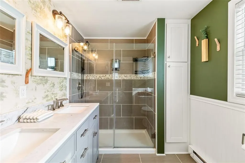 80 Leger Lane Tiverton RI 02878
