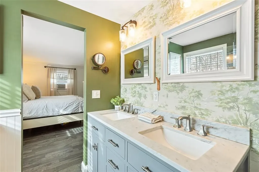 80 Leger Lane Tiverton RI 02878