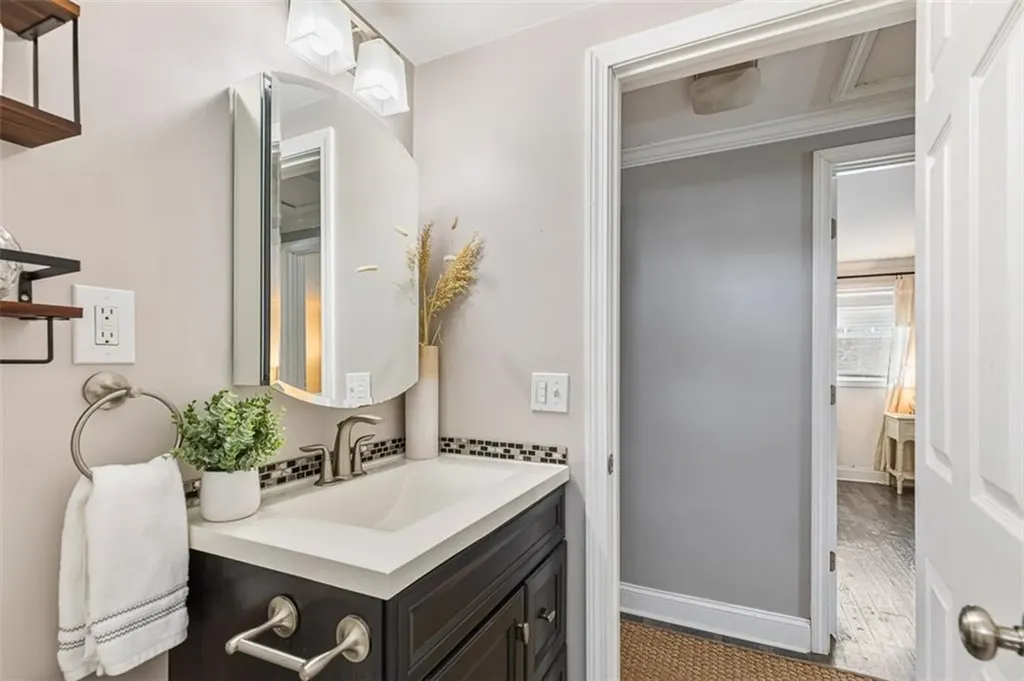 80 Leger Lane Tiverton RI 02878