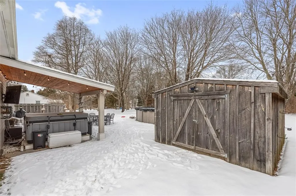 80 Leger Lane Tiverton RI 02878