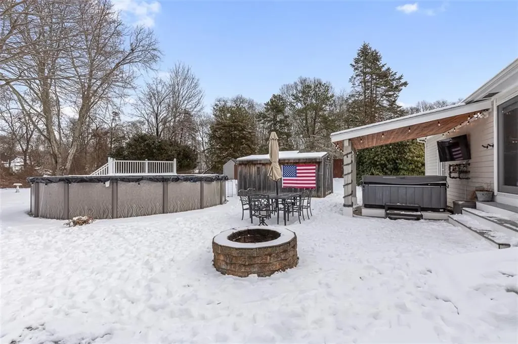 80 Leger Lane Tiverton RI 02878