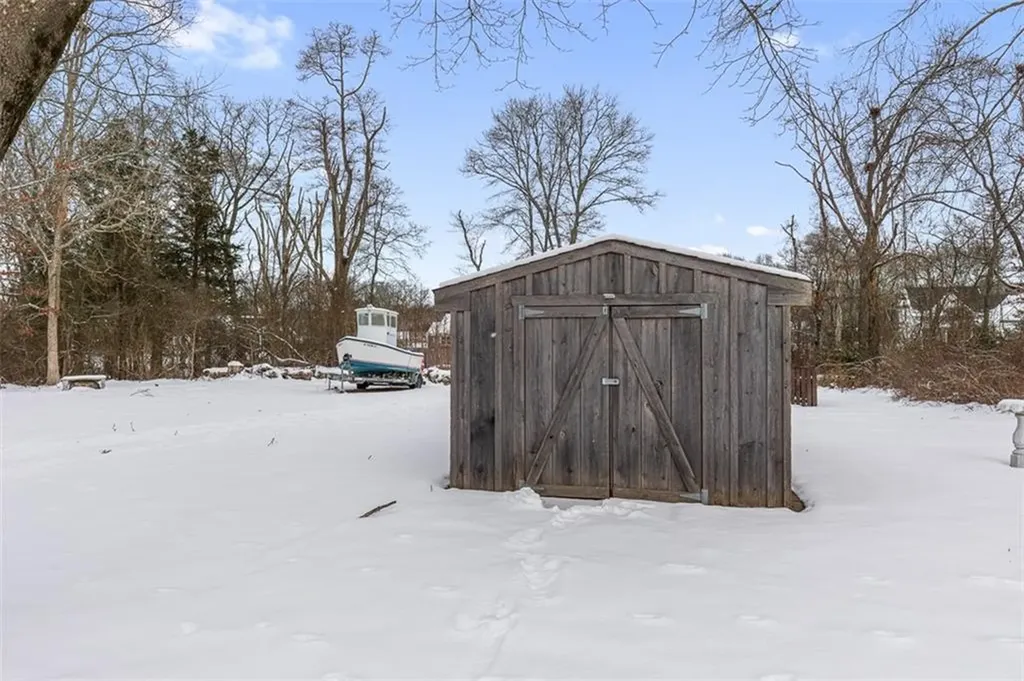 80 Leger Lane Tiverton RI 02878