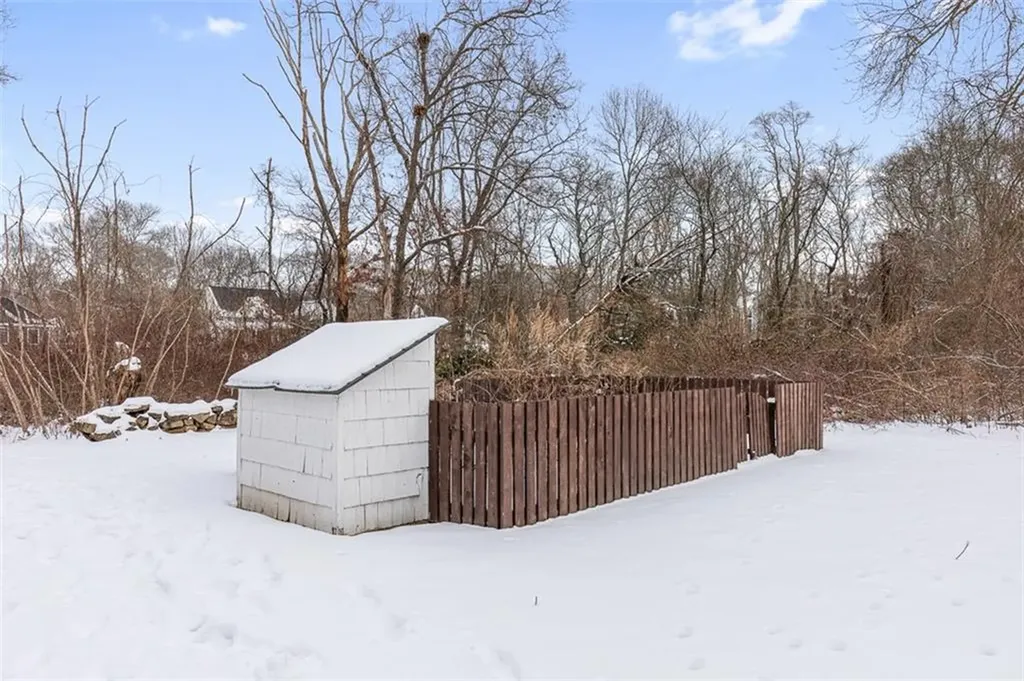 80 Leger Lane Tiverton RI 02878
