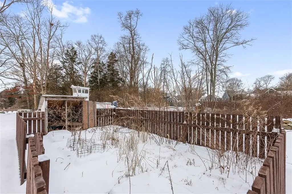 80 Leger Lane Tiverton RI 02878