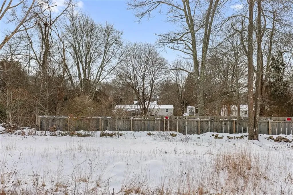 80 Leger Lane Tiverton RI 02878