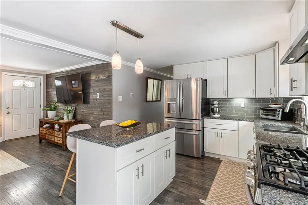 80 Leger Lane Tiverton RI 02878