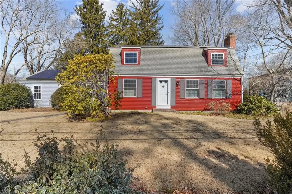 46 Lincoln Avenue Barrington RI 02806