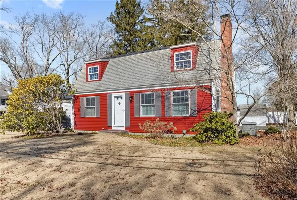 46 Lincoln Avenue Barrington RI 02806