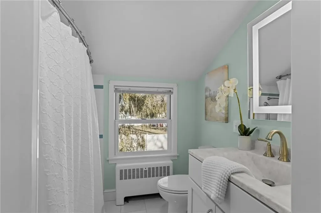 46 Lincoln Avenue Barrington RI 02806