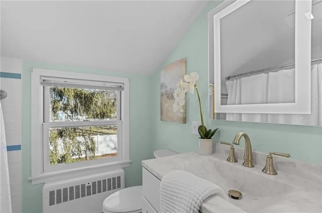46 Lincoln Avenue Barrington RI 02806