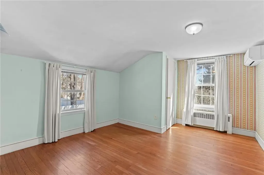 46 Lincoln Avenue Barrington RI 02806