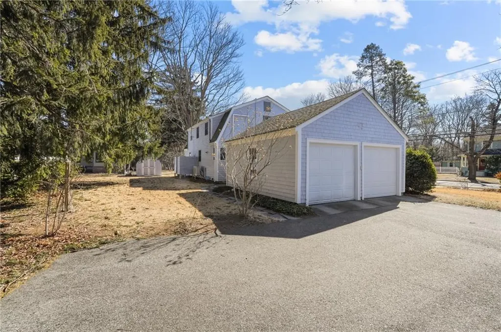46 Lincoln Avenue Barrington RI 02806
