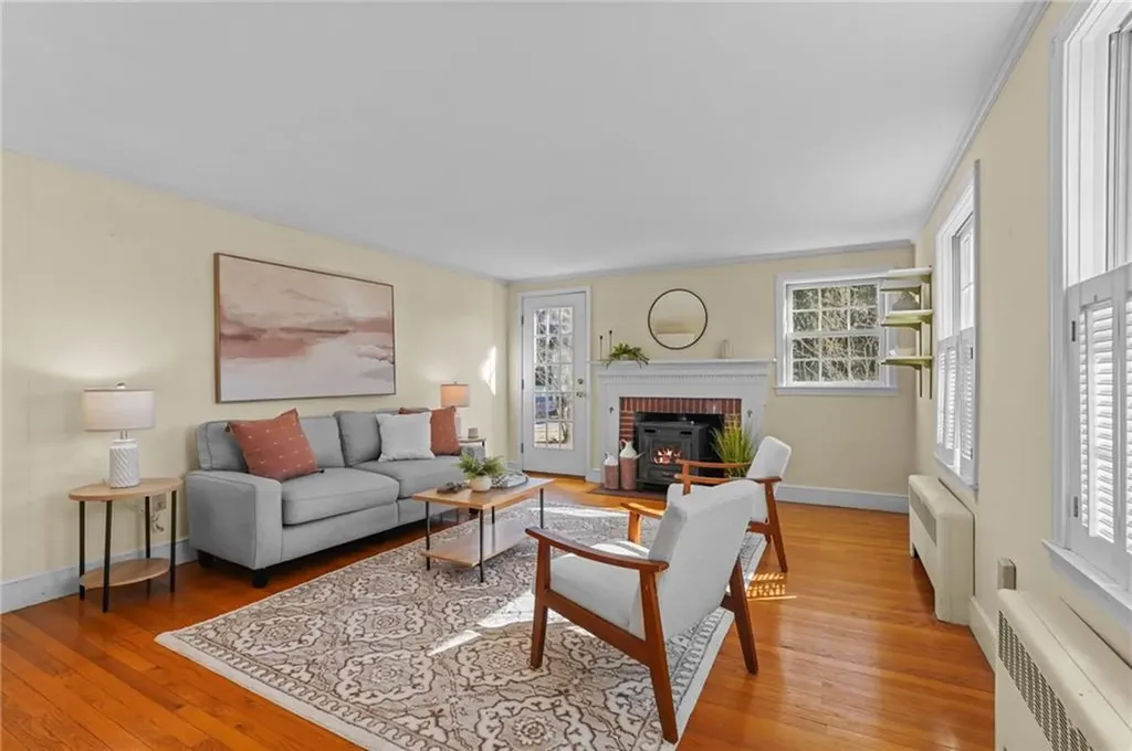 46 Lincoln Avenue Barrington RI 02806