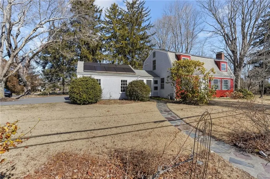 46 Lincoln Avenue Barrington RI 02806
